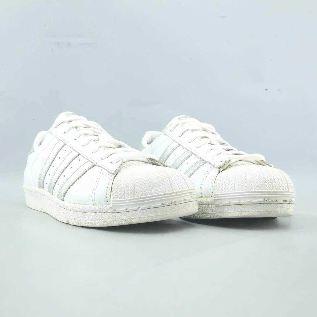 SUPERSTAR