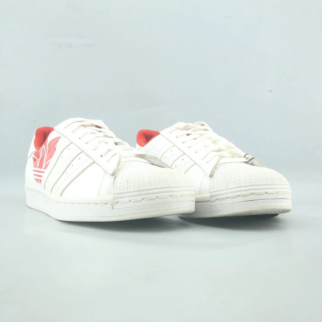 SUPERSTAR