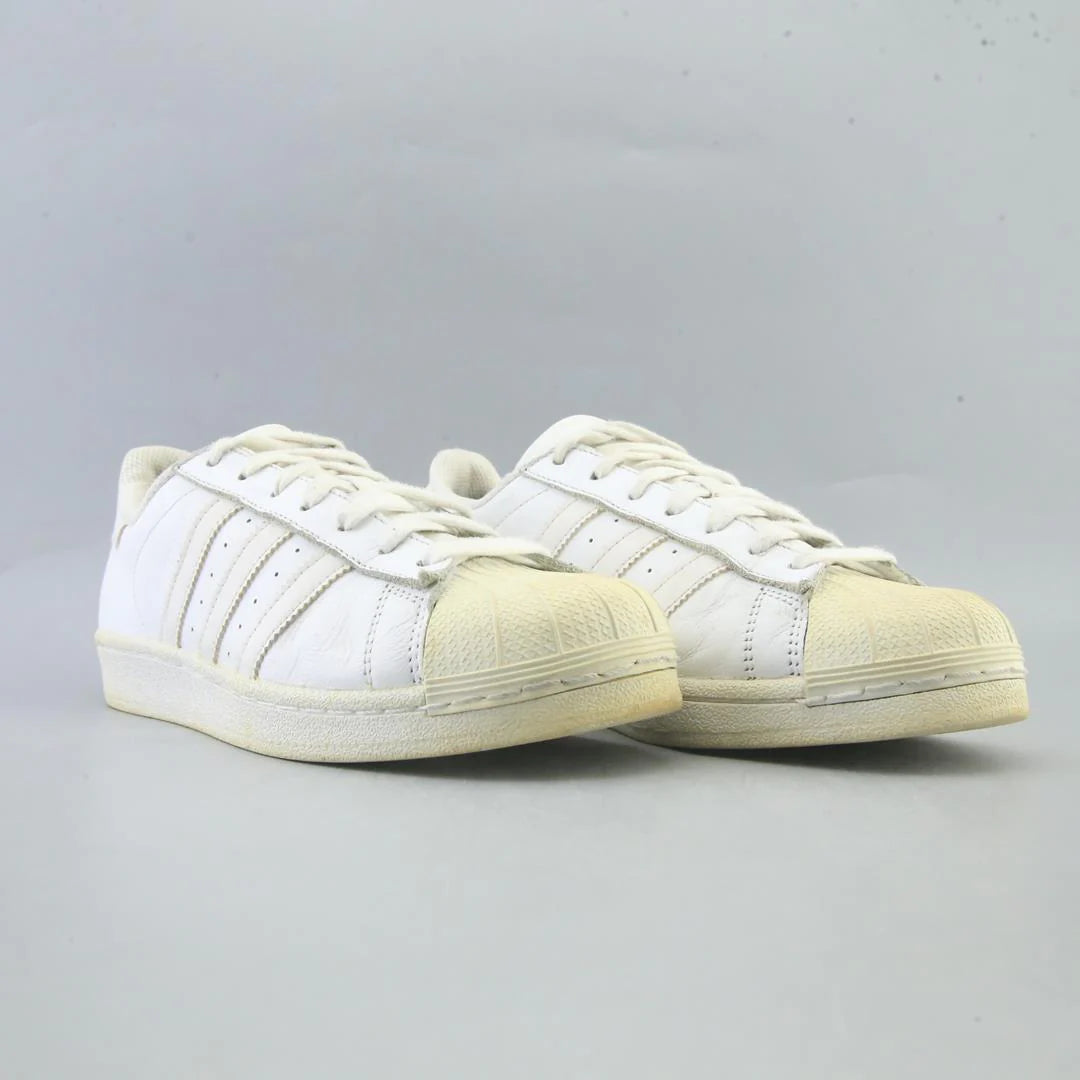 SUPERSTAR