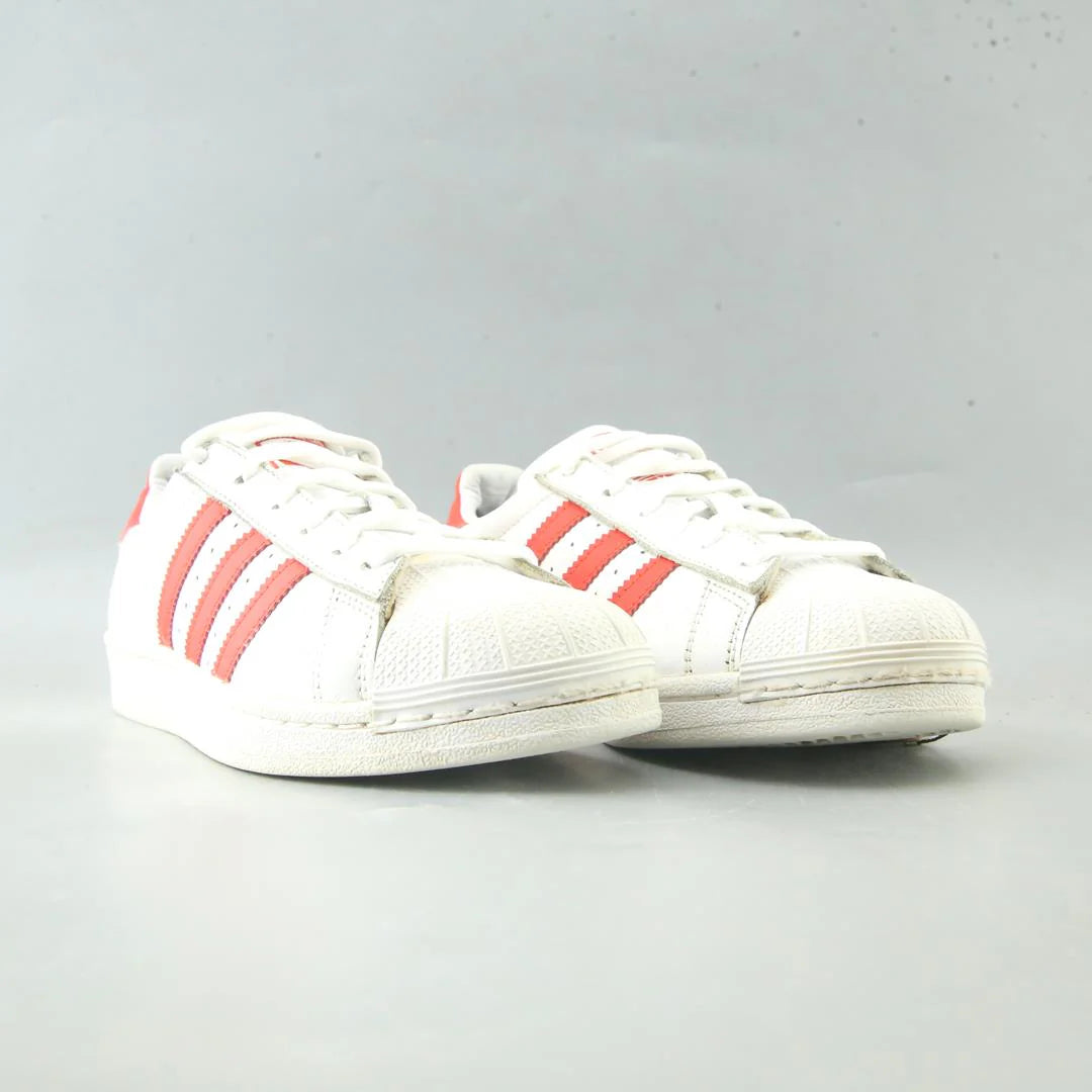 SUPERSTAR