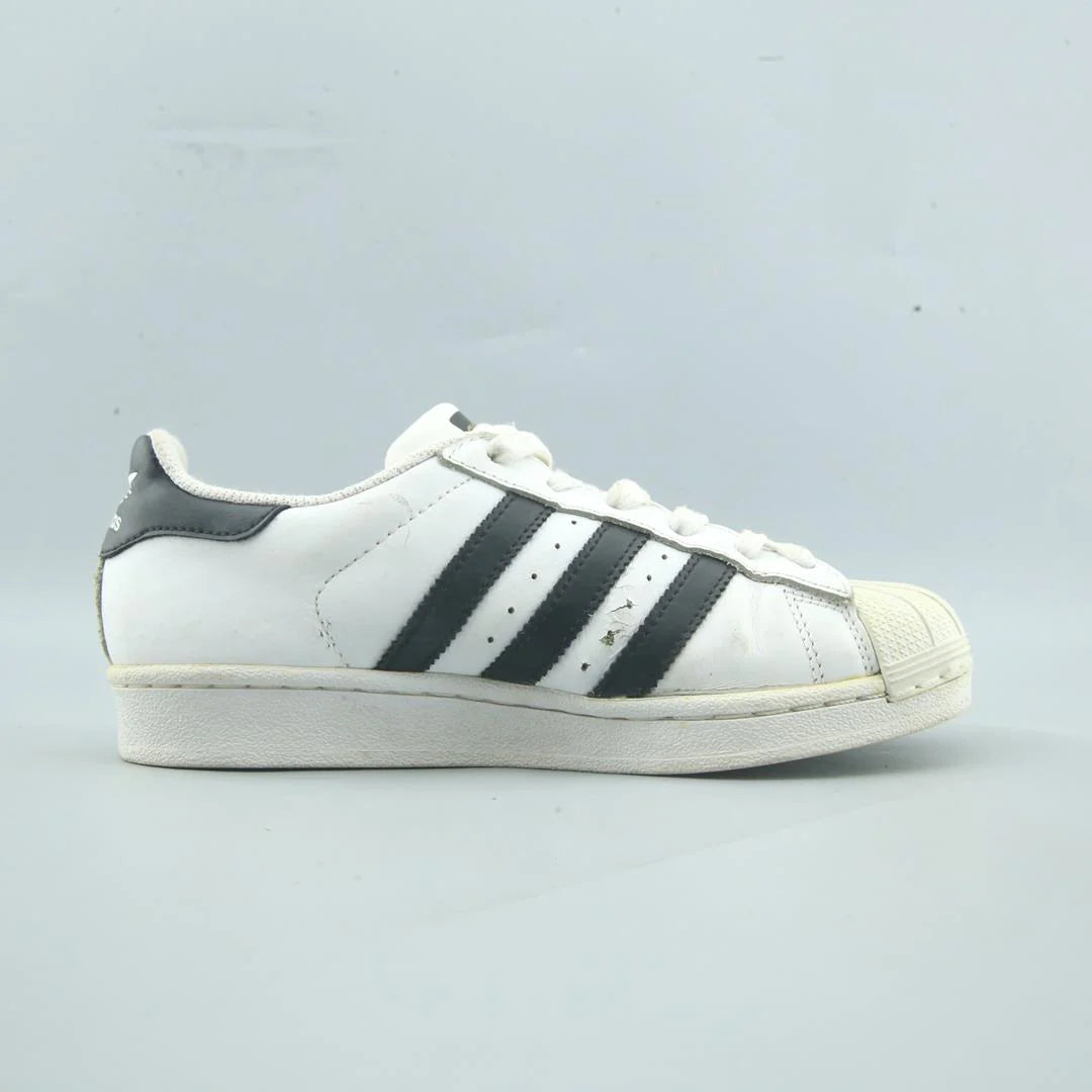 SUPERSTAR
