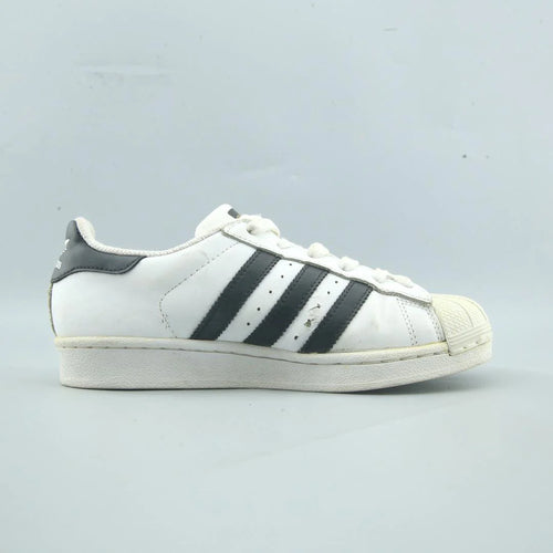SUPERSTAR