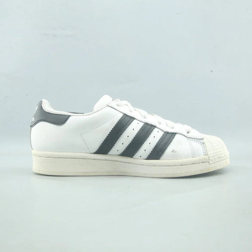 SUPERSTAR