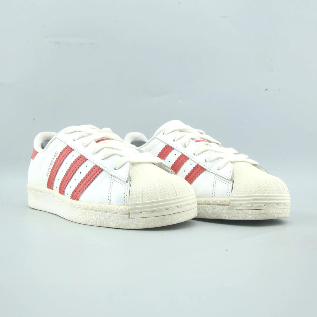 SUPERSTAR