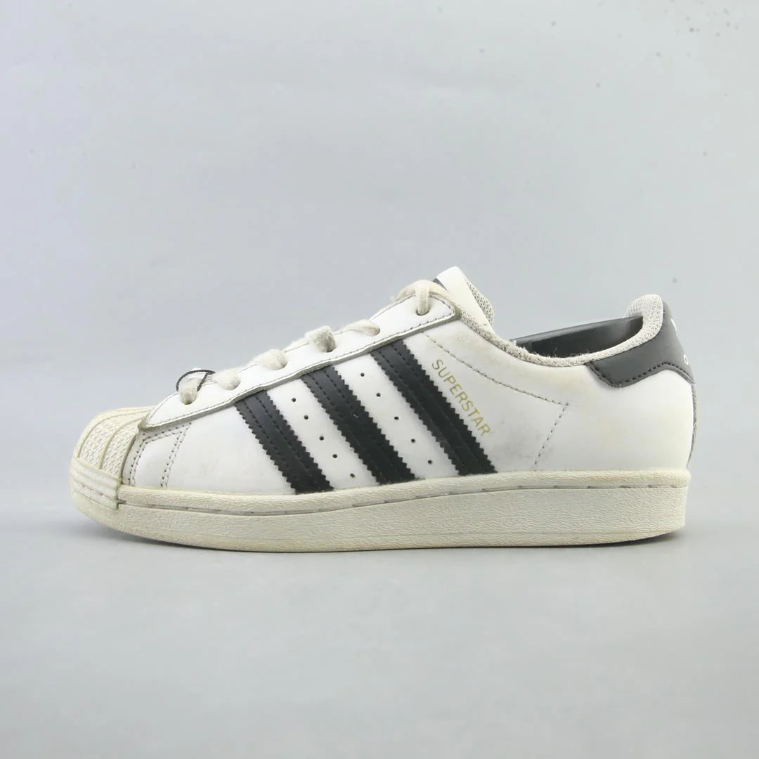 SUPERSTAR
