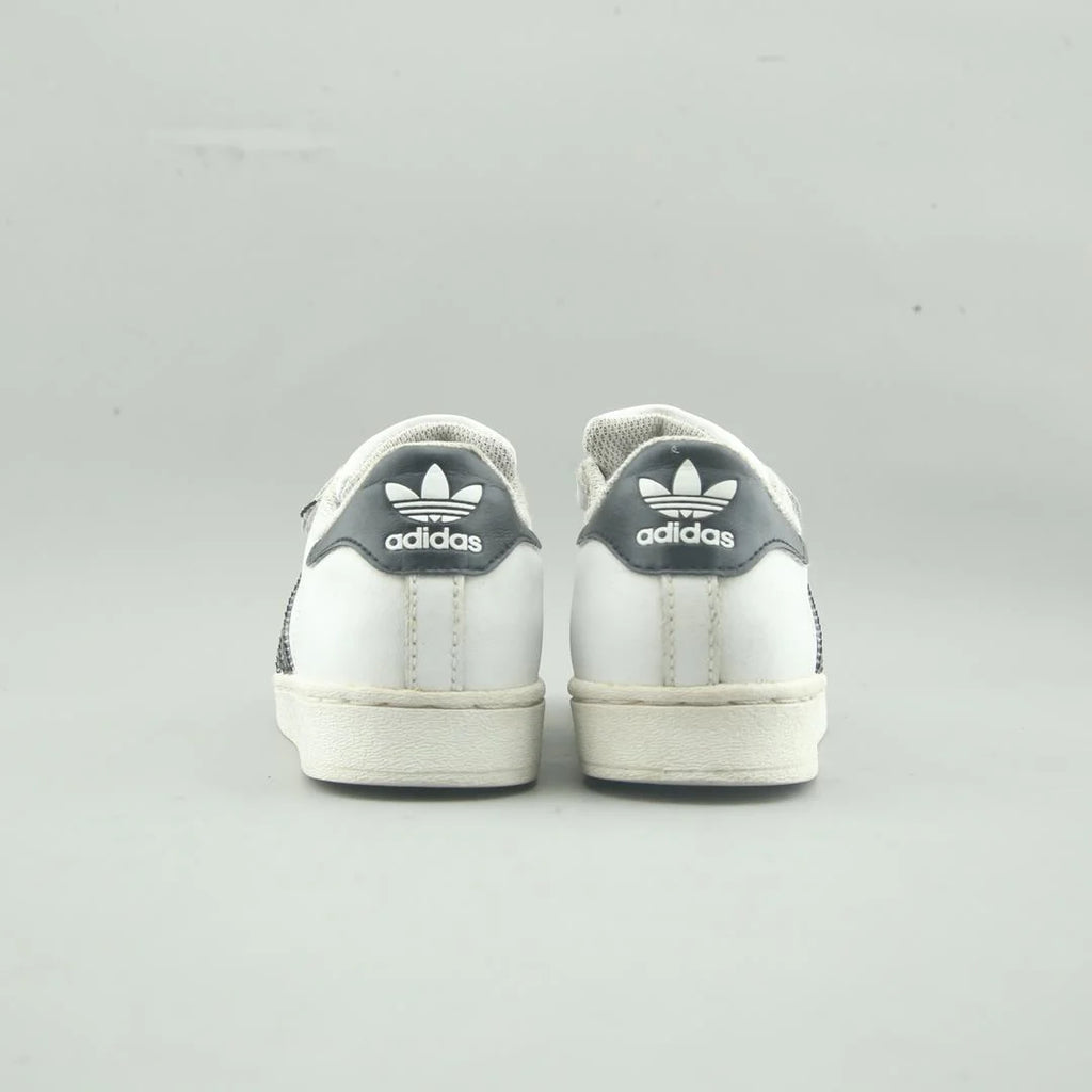 SUPERSTAR