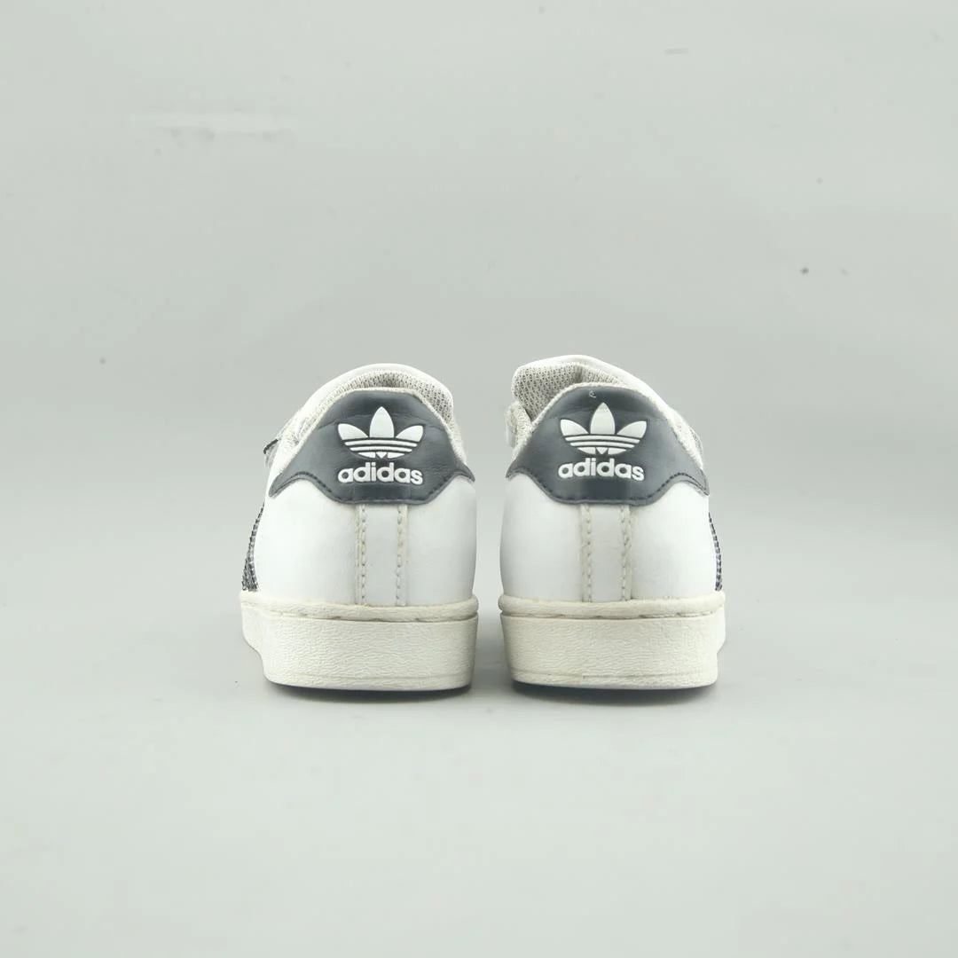 SUPERSTAR