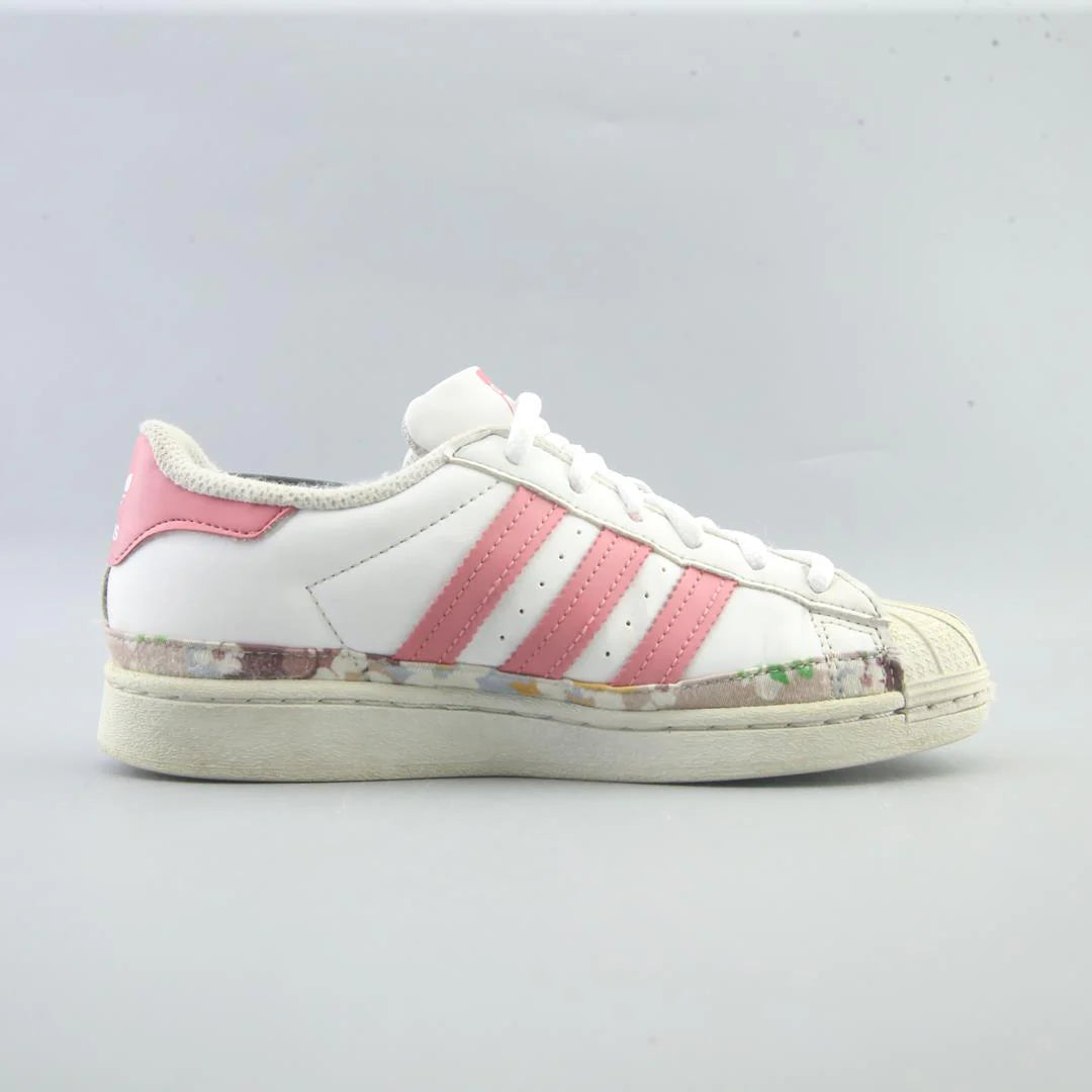SUPERSTAR