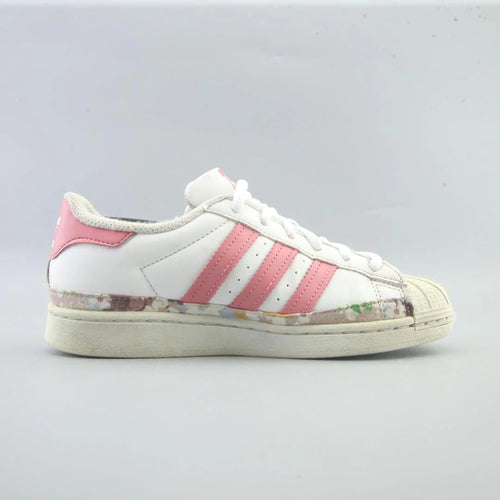 SUPERSTAR