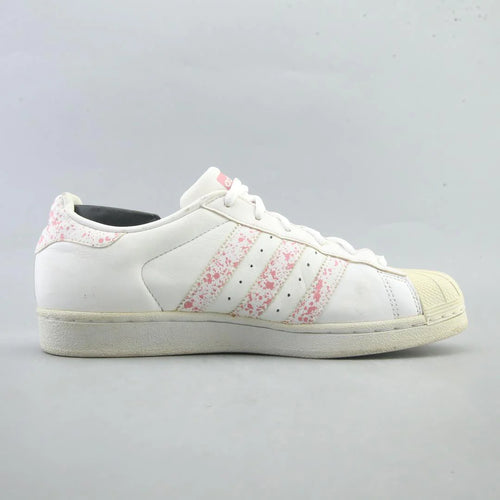 SUPERSTAR