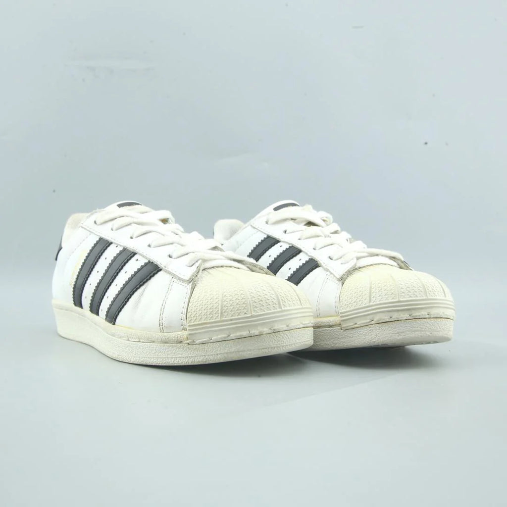 SUPERSTAR