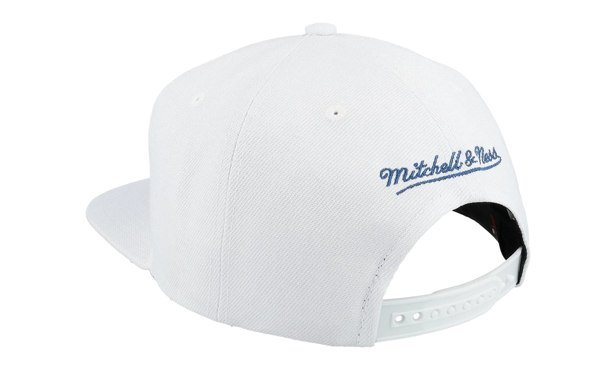 NBA Hardwood Classics 97 Champ Flipside Snapback Cap "Chicago Bulls - White" HS8712 CBUWHIT