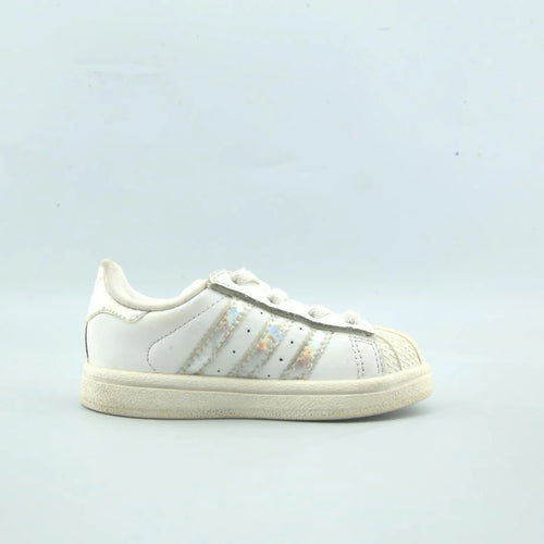 SUPERSTAR
