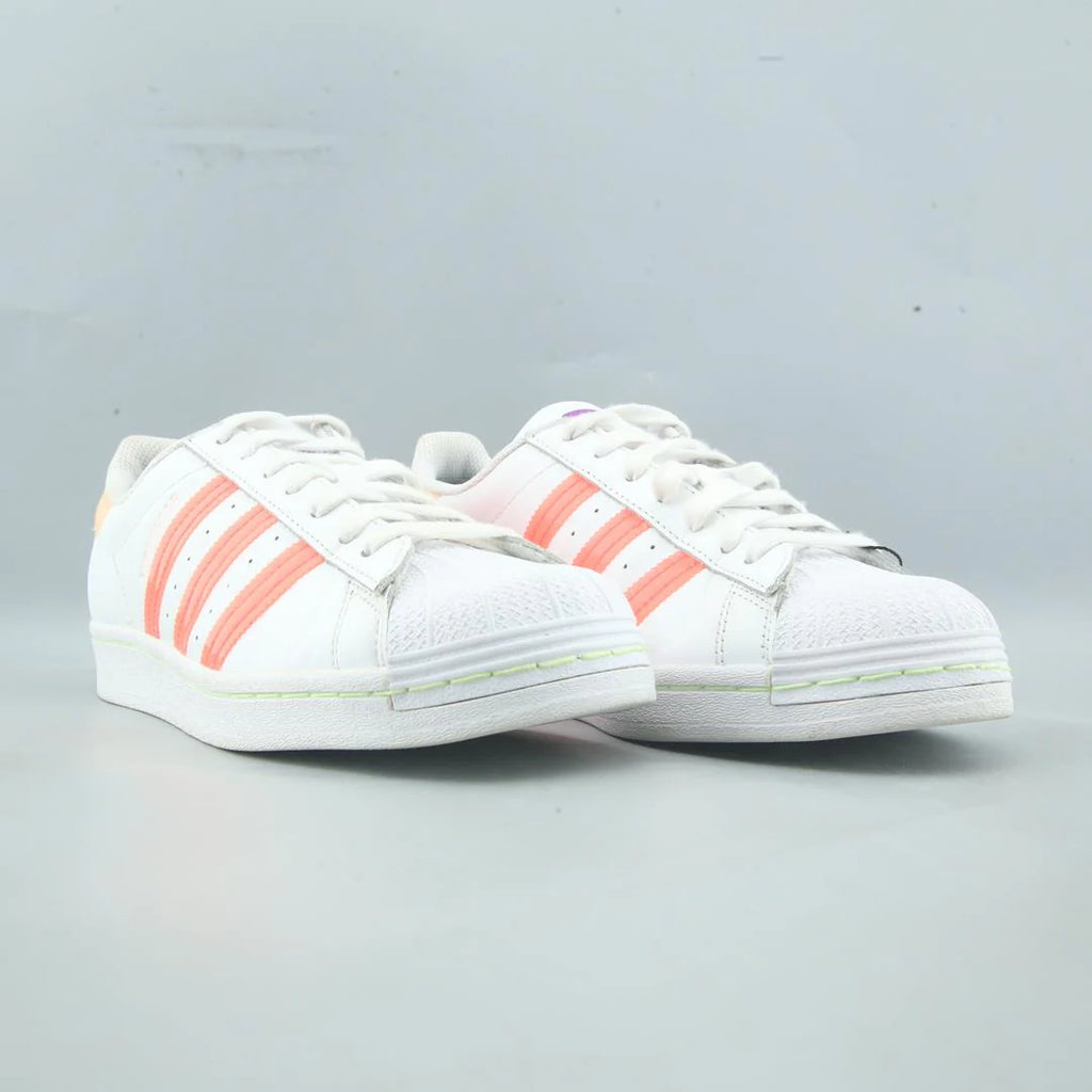 SUPERSTAR
