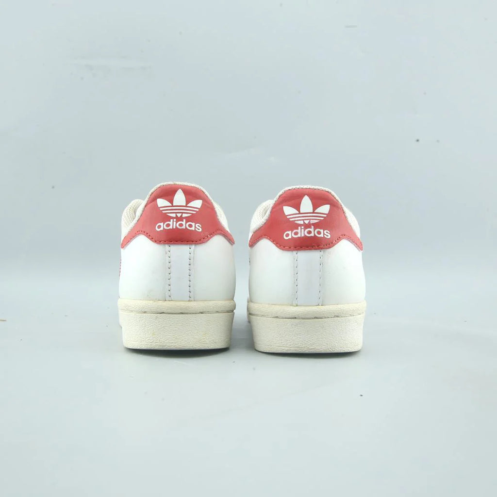 SUPERSTAR
