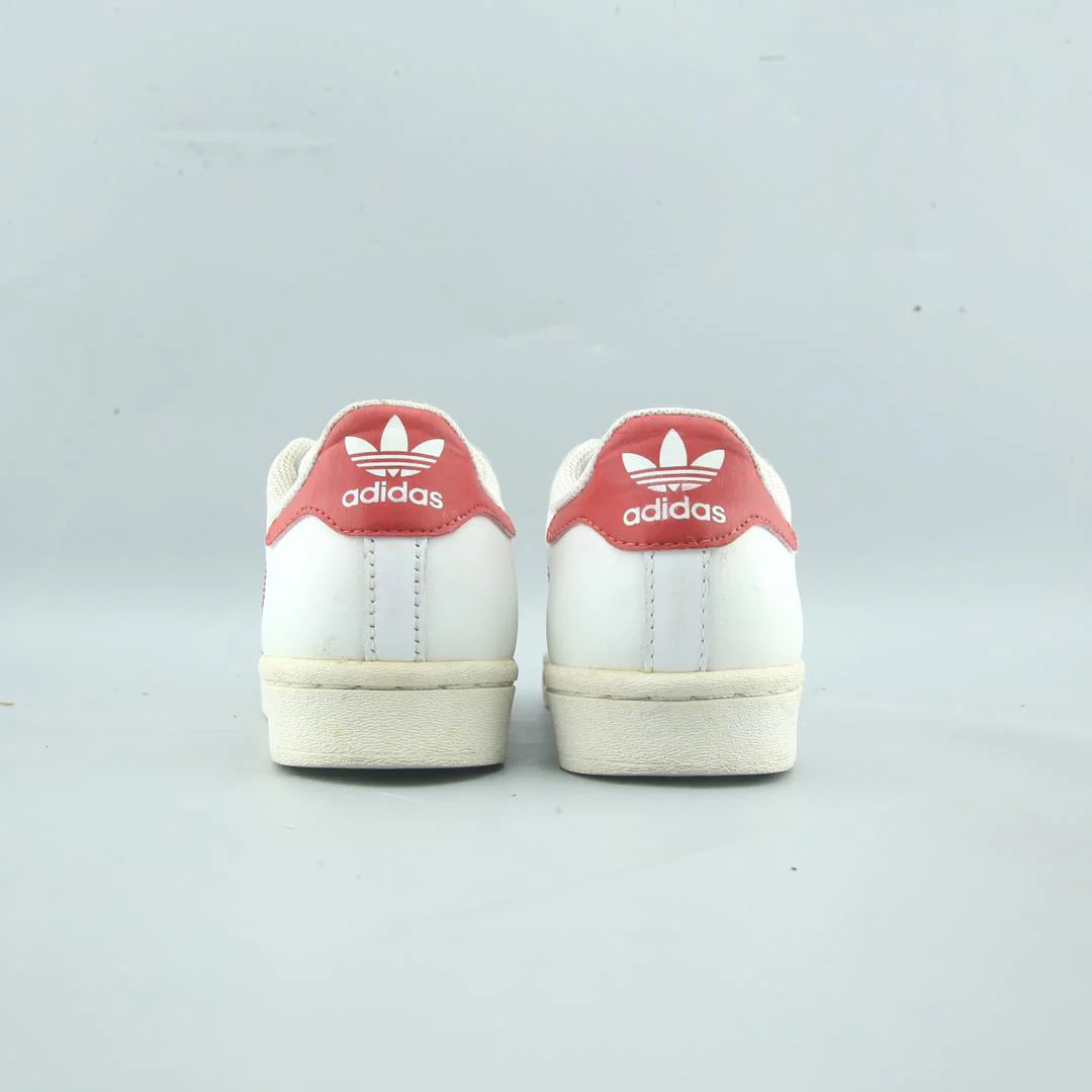 SUPERSTAR