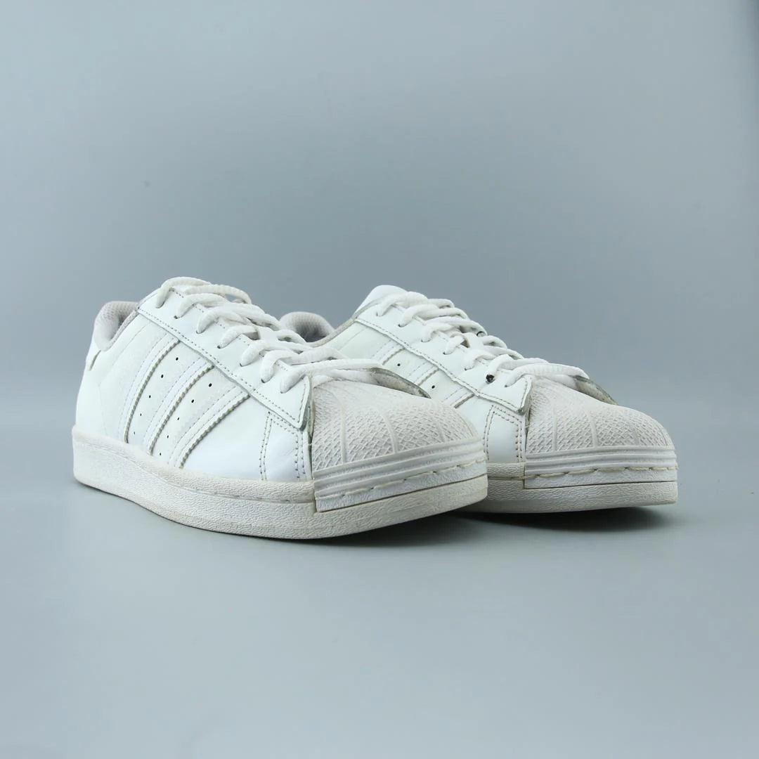 SUPERSTAR