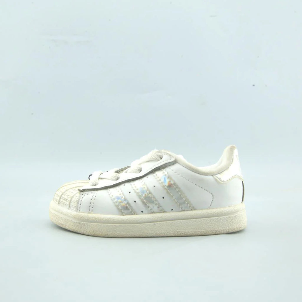 SUPERSTAR