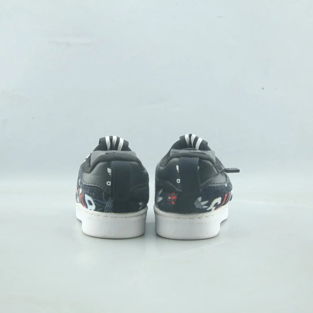 SUPERSTAR