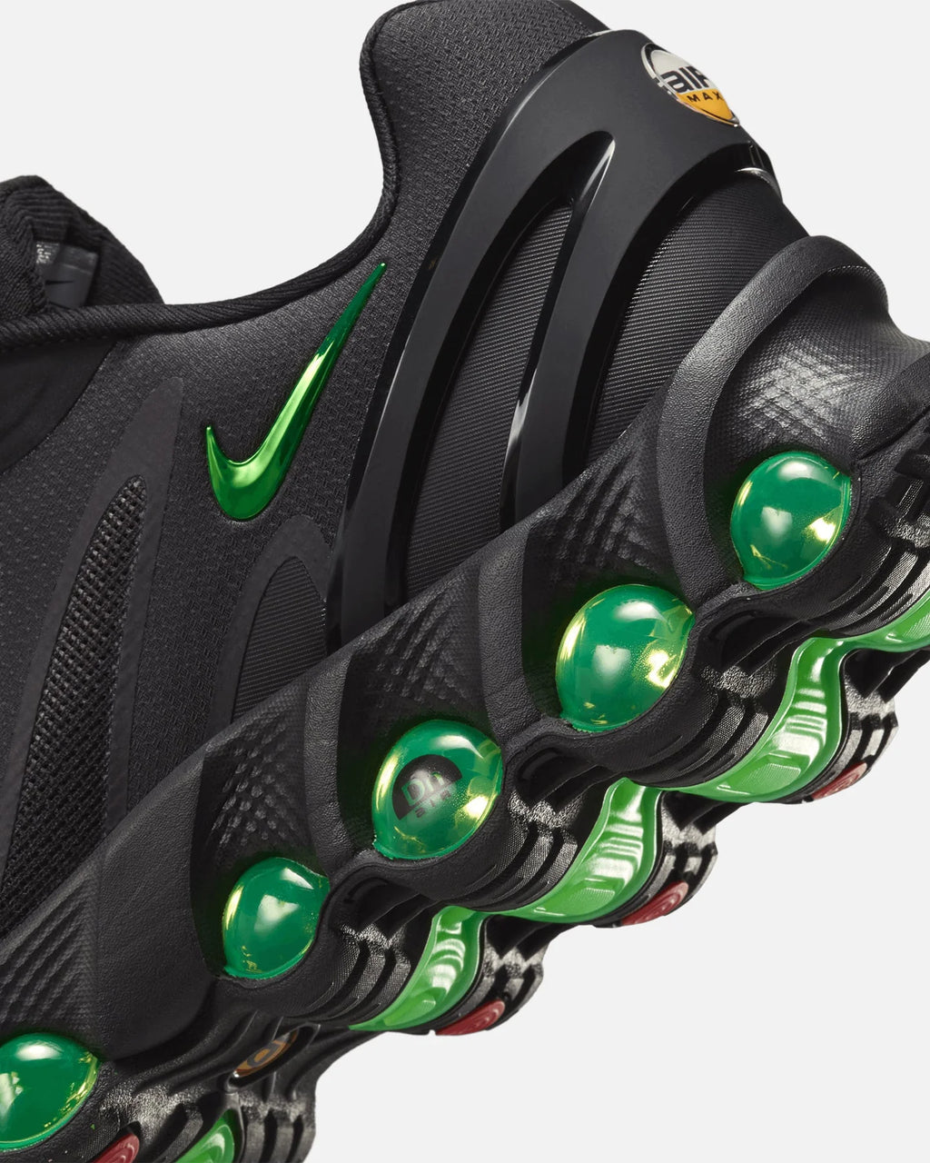 Air Max DN8 Black/Green