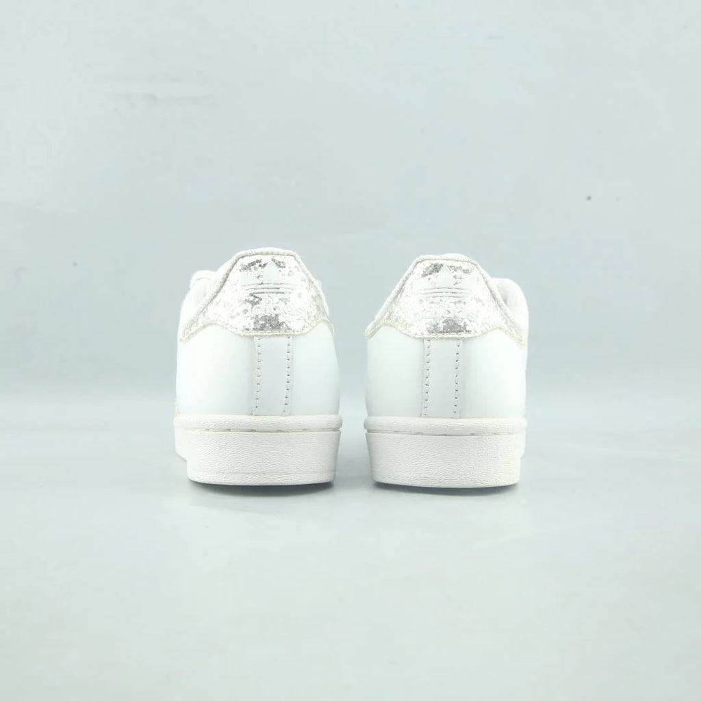SUPERSTAR
