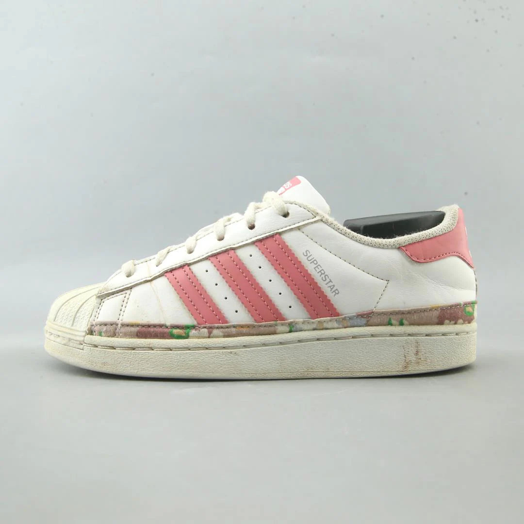 SUPERSTAR