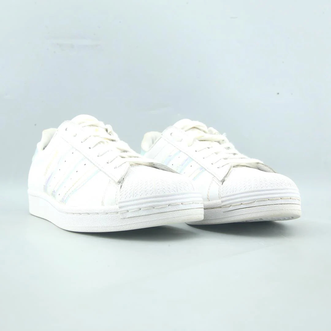 SUPERSTAR