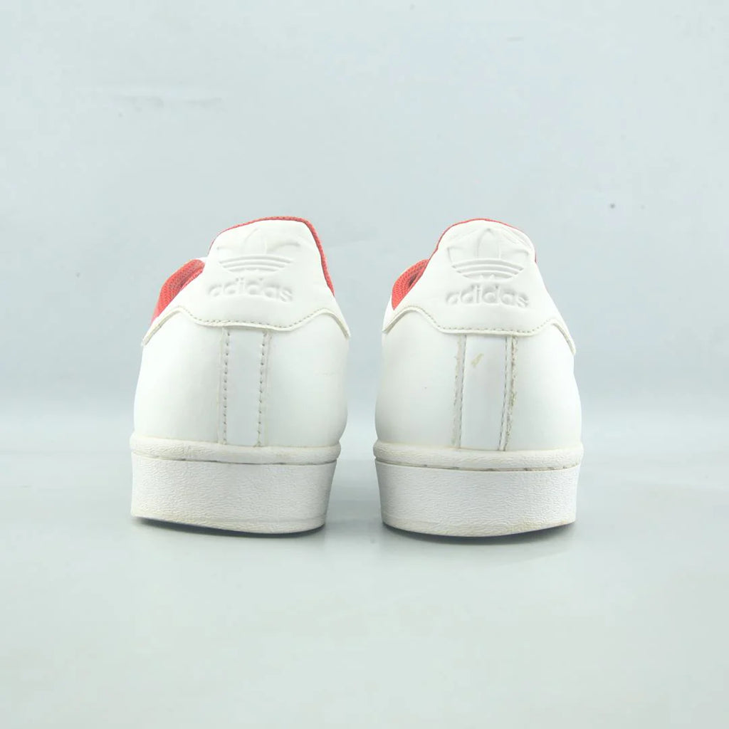 SUPERSTAR