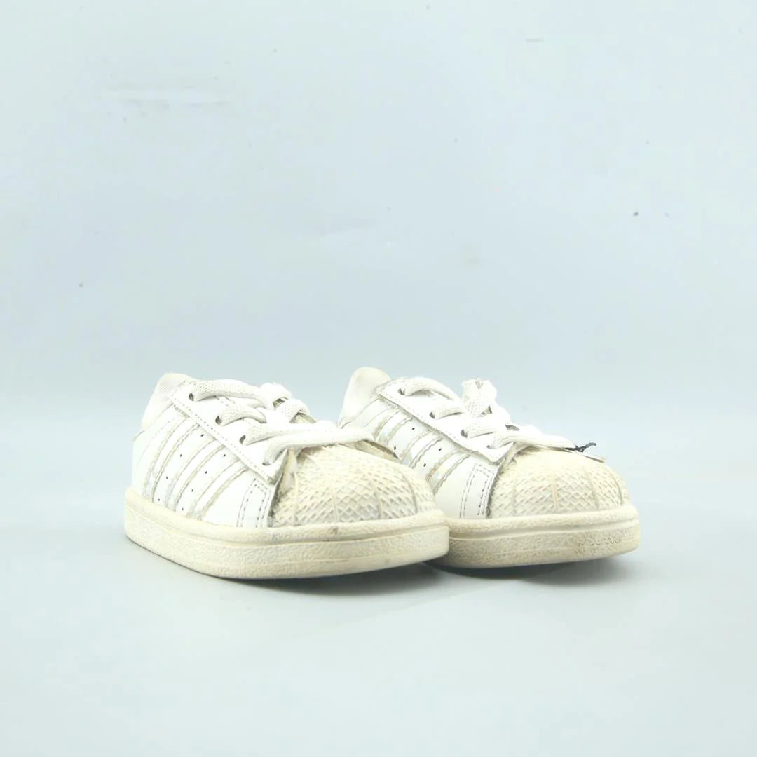 SUPERSTAR