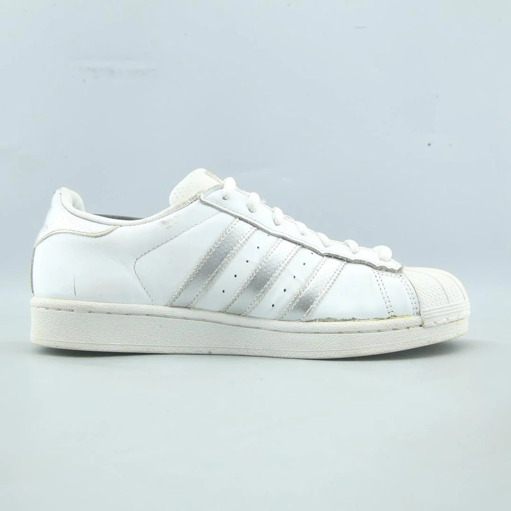 SUPERSTAR