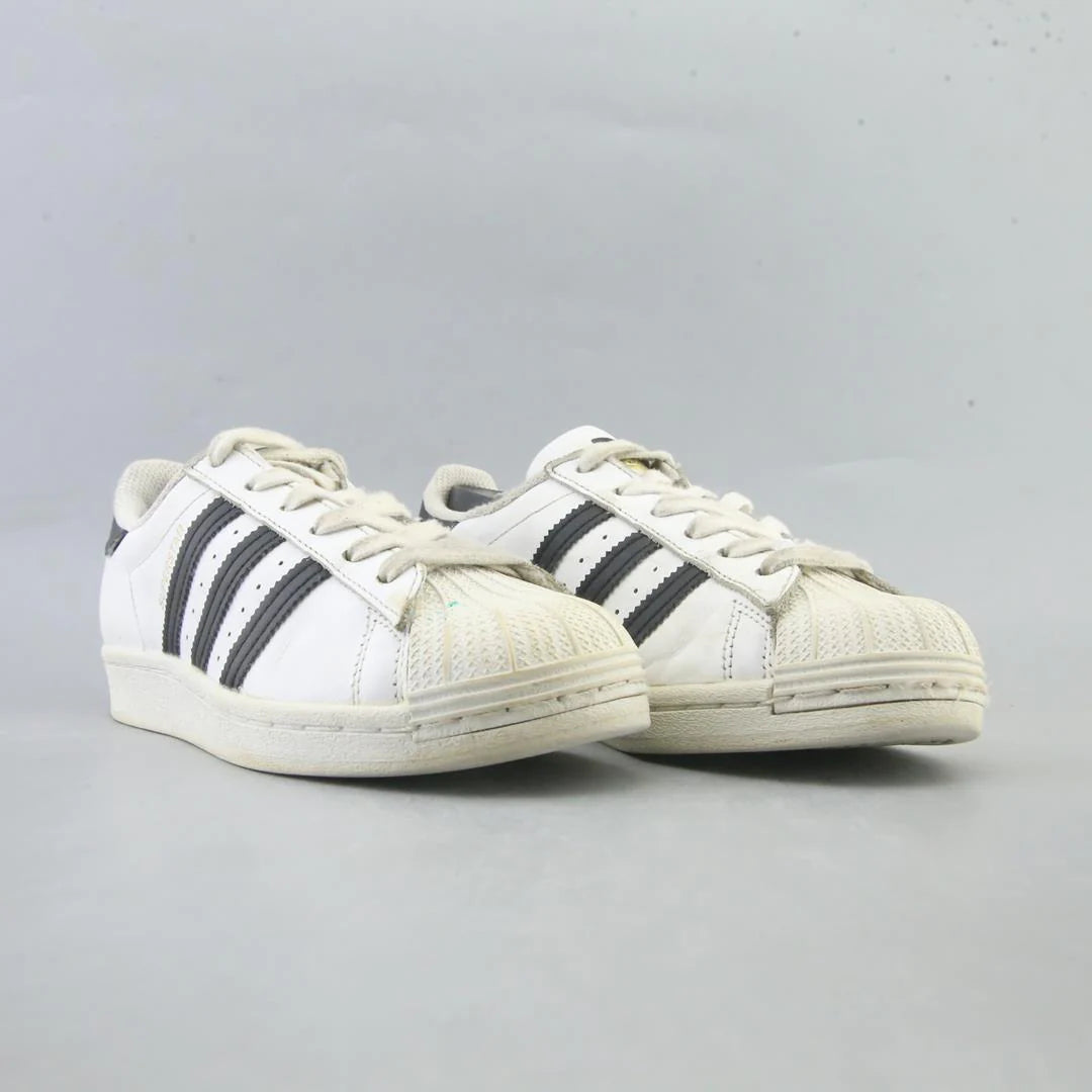 SUPERSTAR