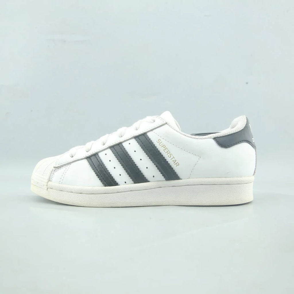 SUPERSTAR
