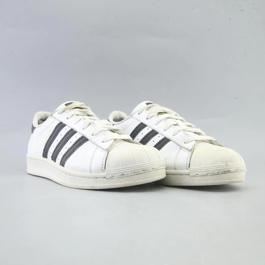 SUPERSTAR