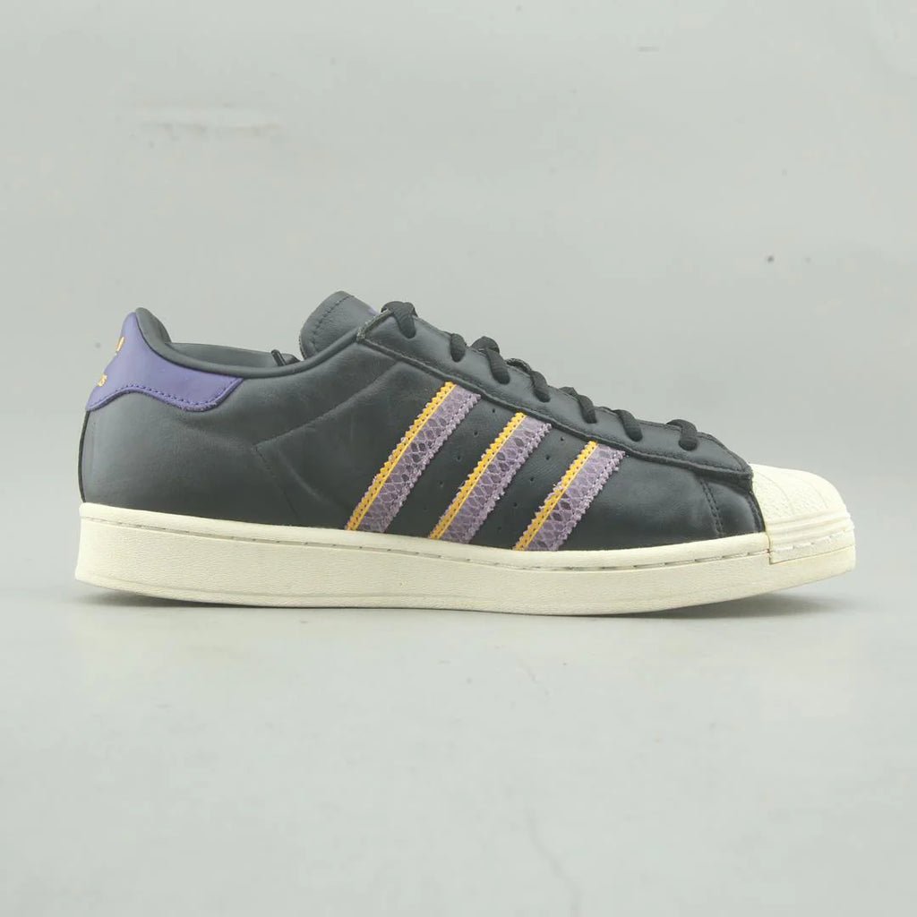 SUPERSTAR