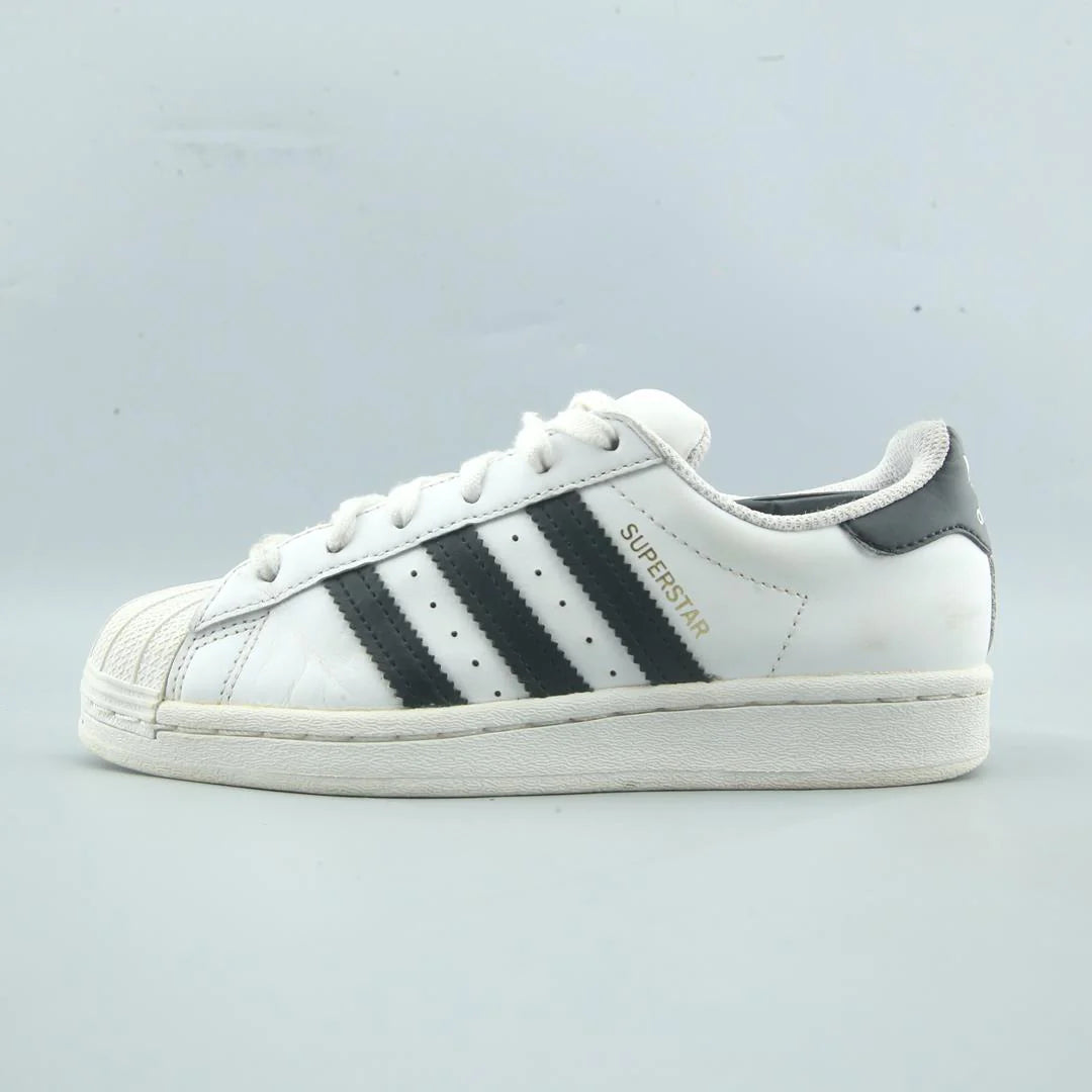 SUPERSTAR