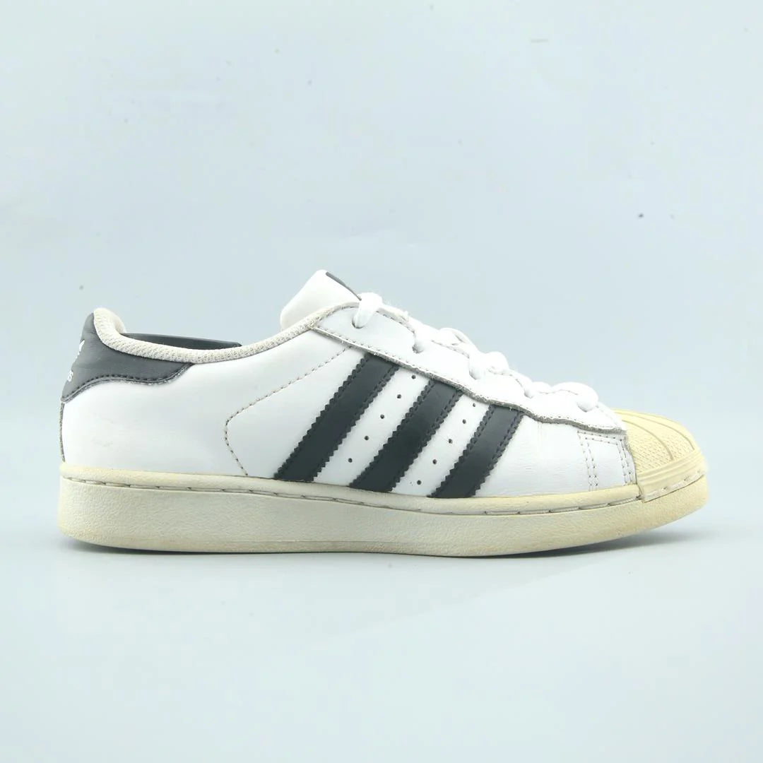 SUPERSTAR