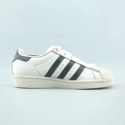 SUPERSTAR