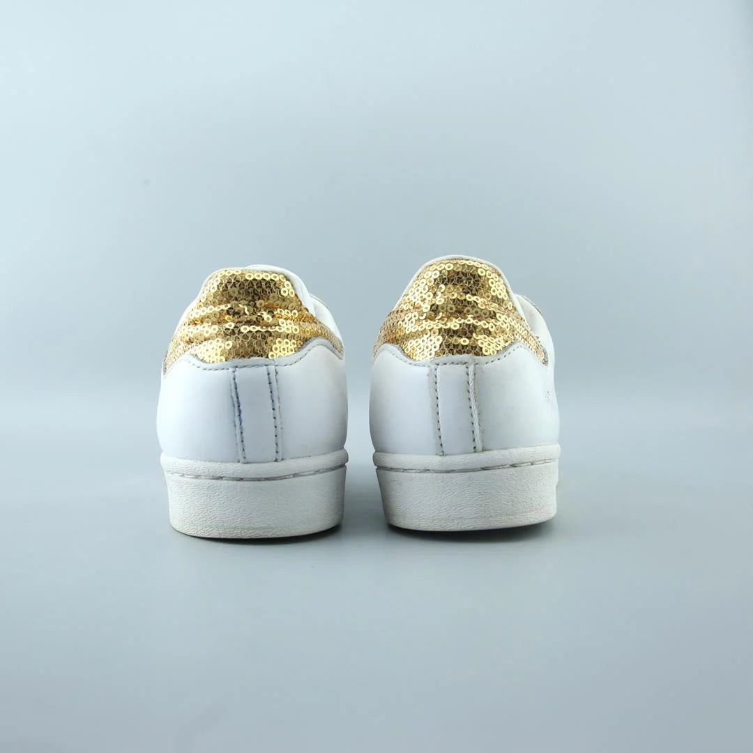 SUPERSTAR