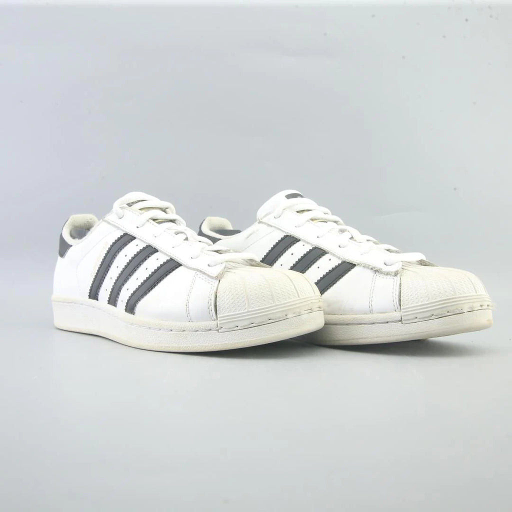 SUPERSTAR