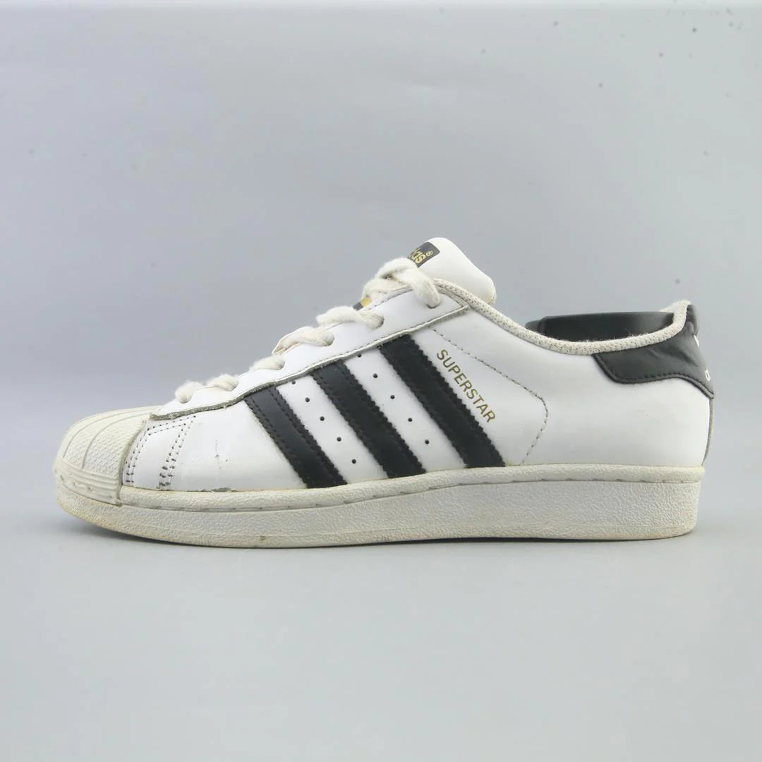SUPERSTAR