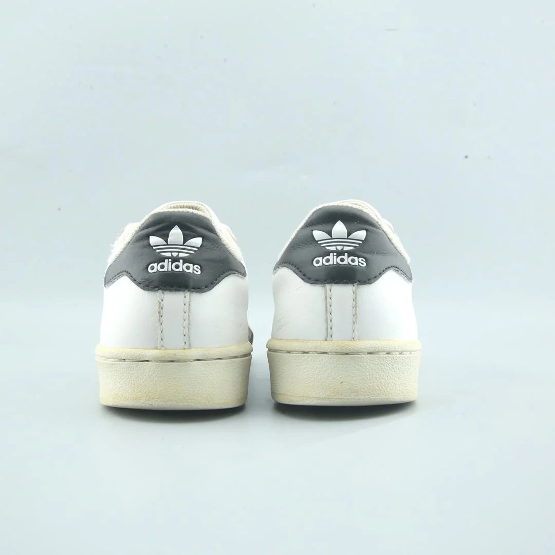 SUPERSTAR