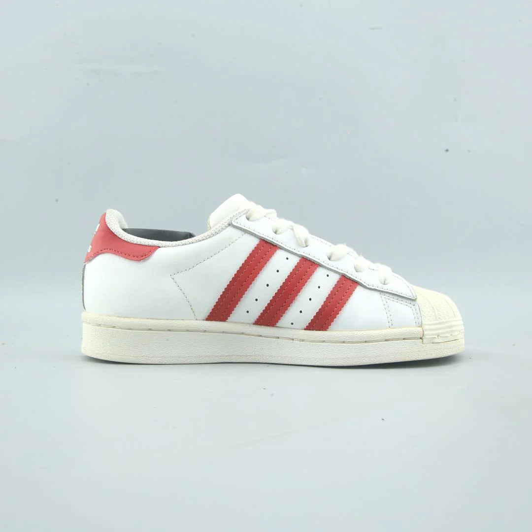 SUPERSTAR