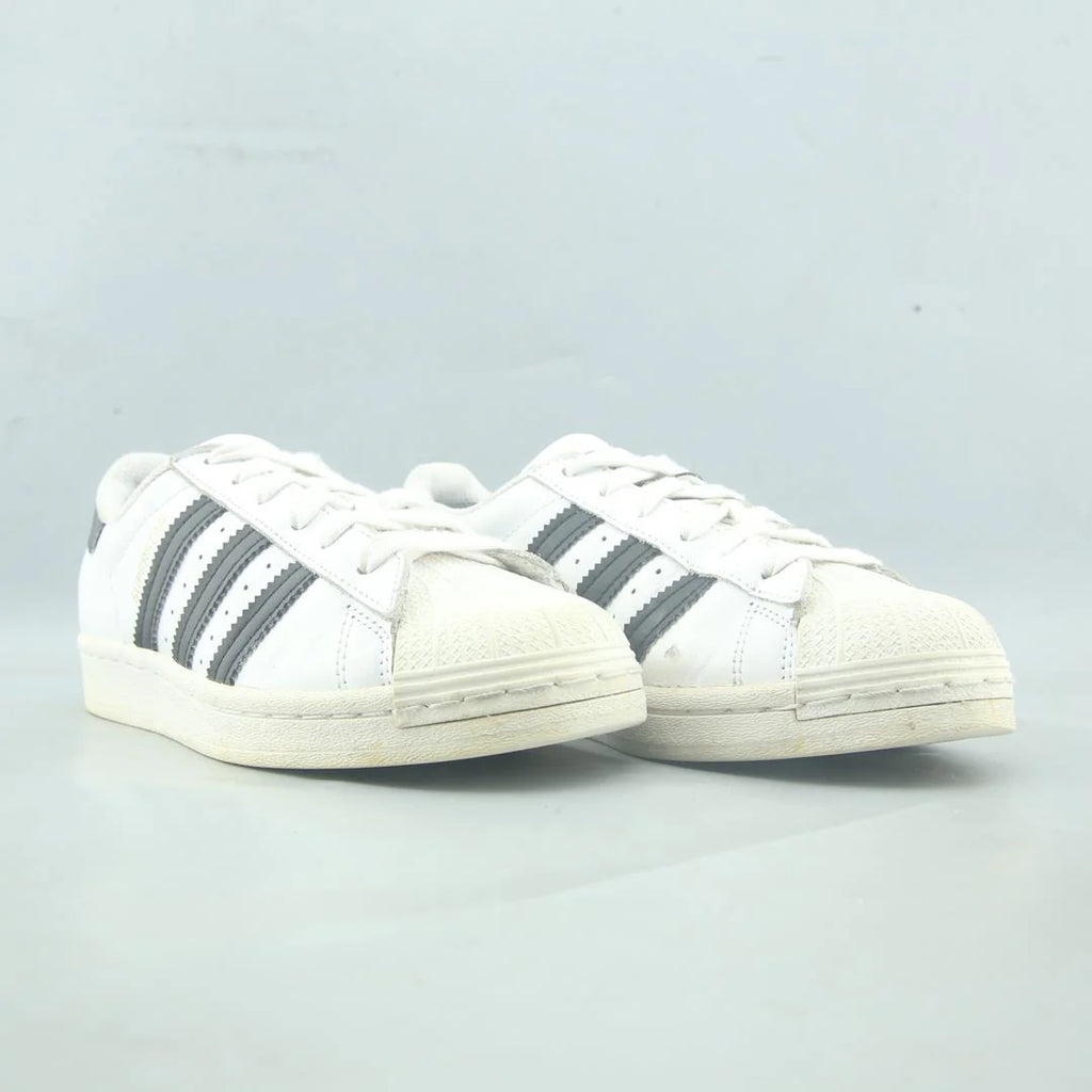 SUPERSTAR