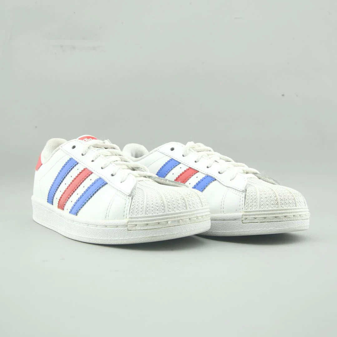 SUPERSTAR