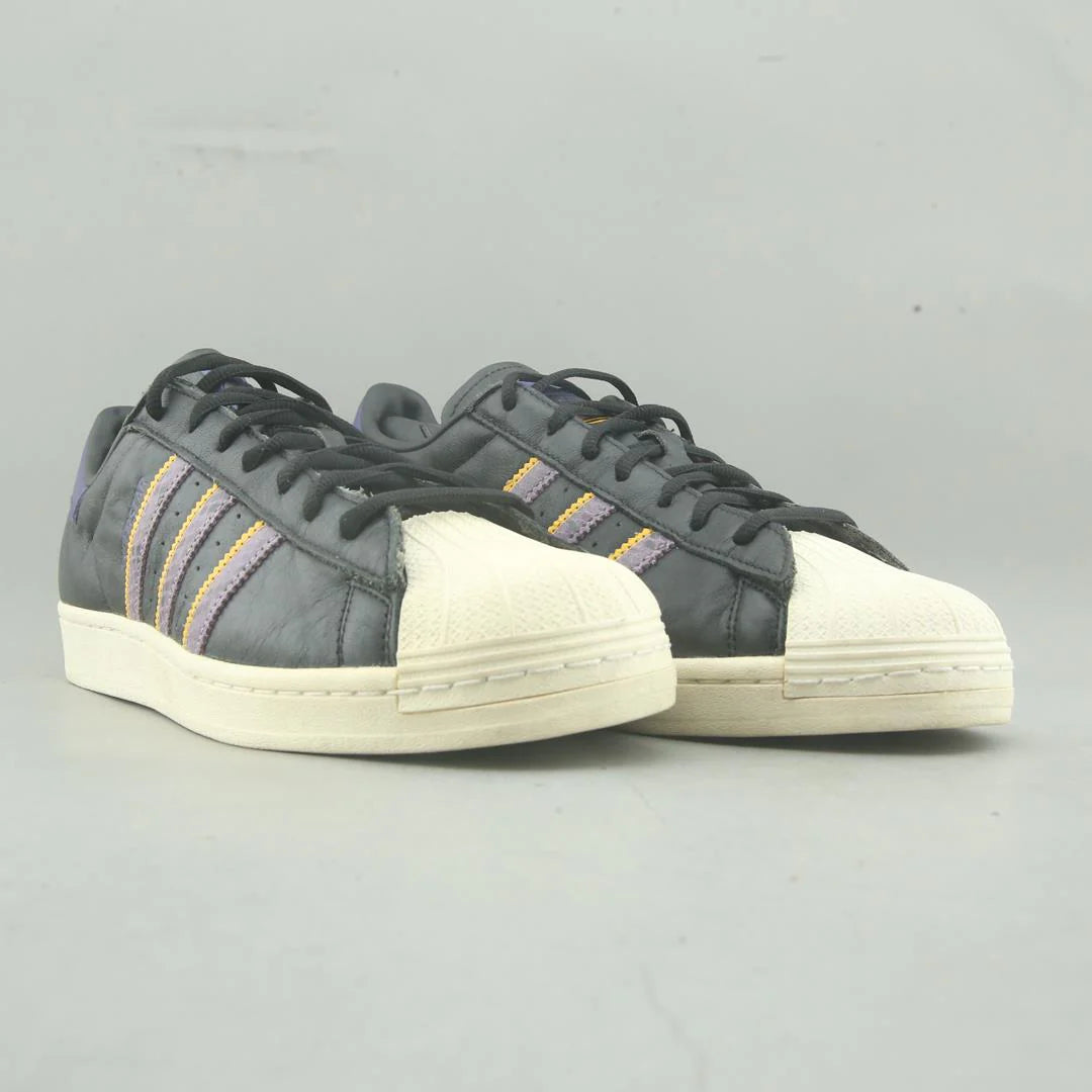 SUPERSTAR