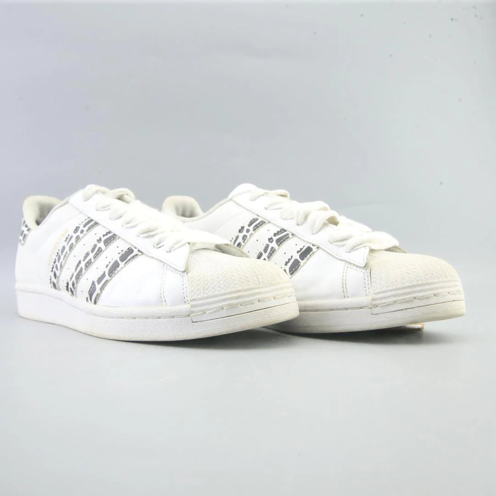 SUPERSTAR
