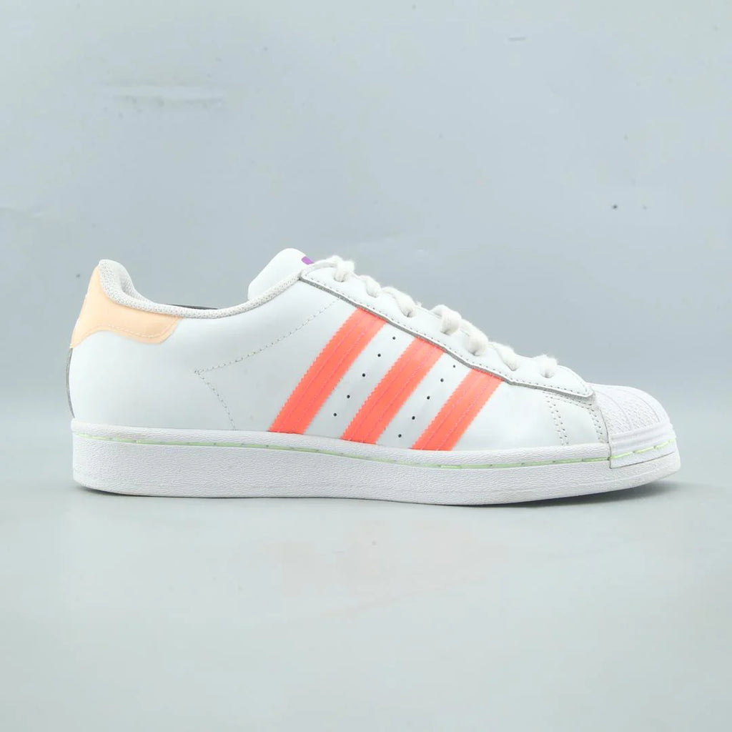 SUPERSTAR