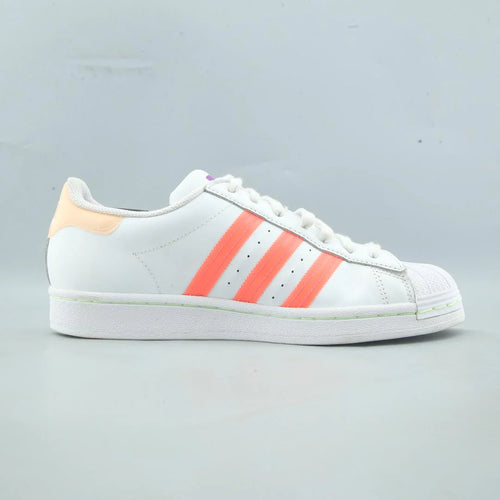 SUPERSTAR