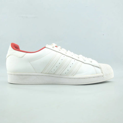 SUPERSTAR