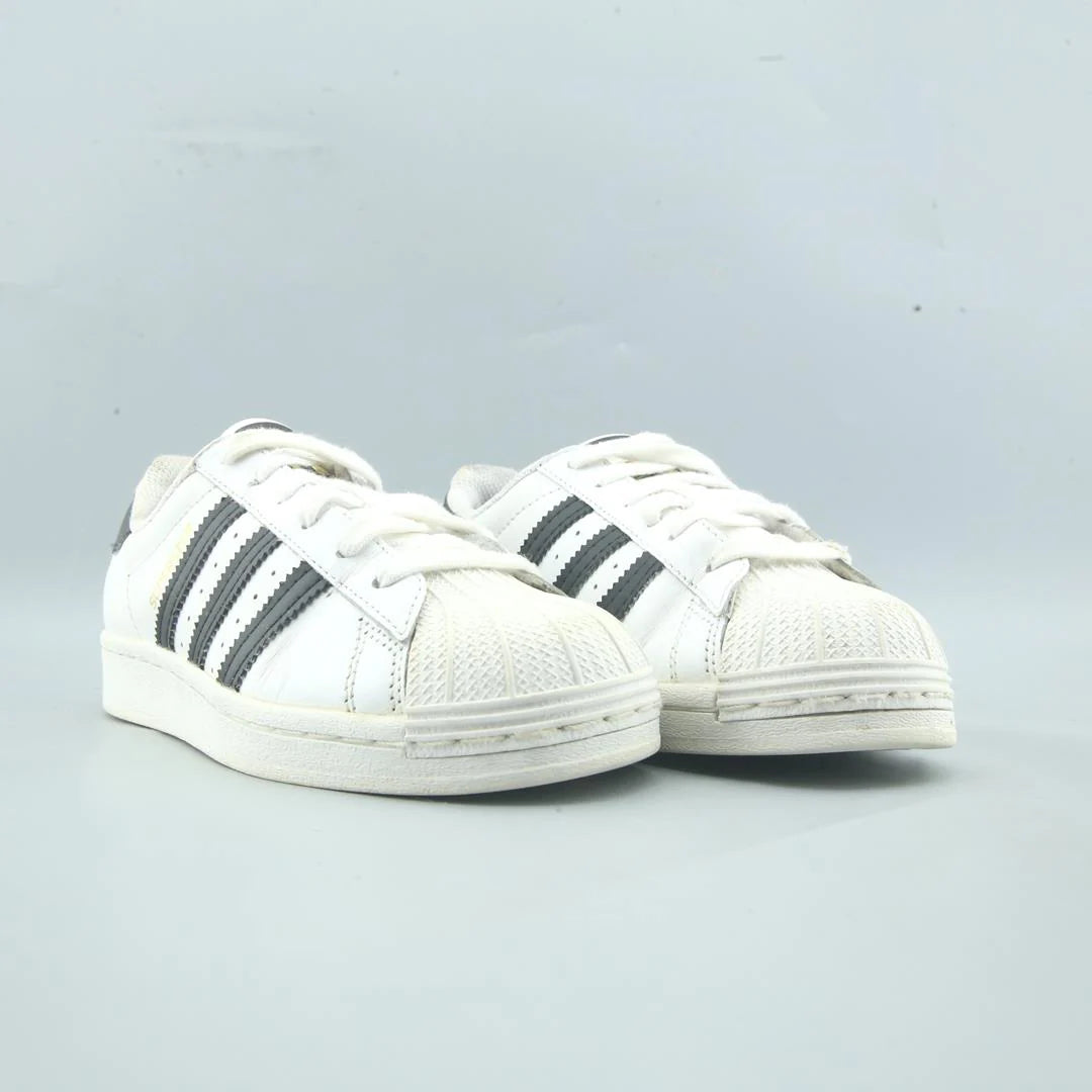 SUPERSTAR
